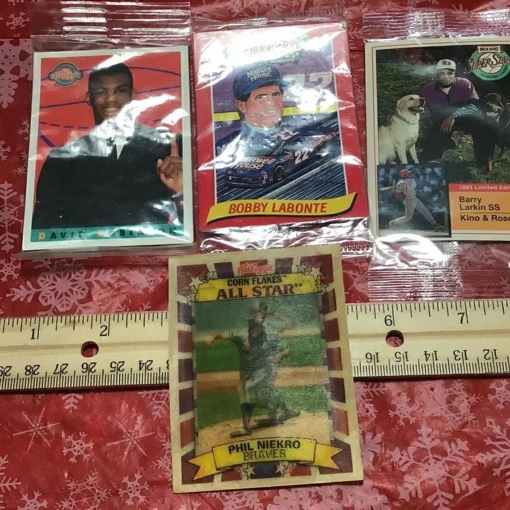 4 baseball cards from food manufacturers